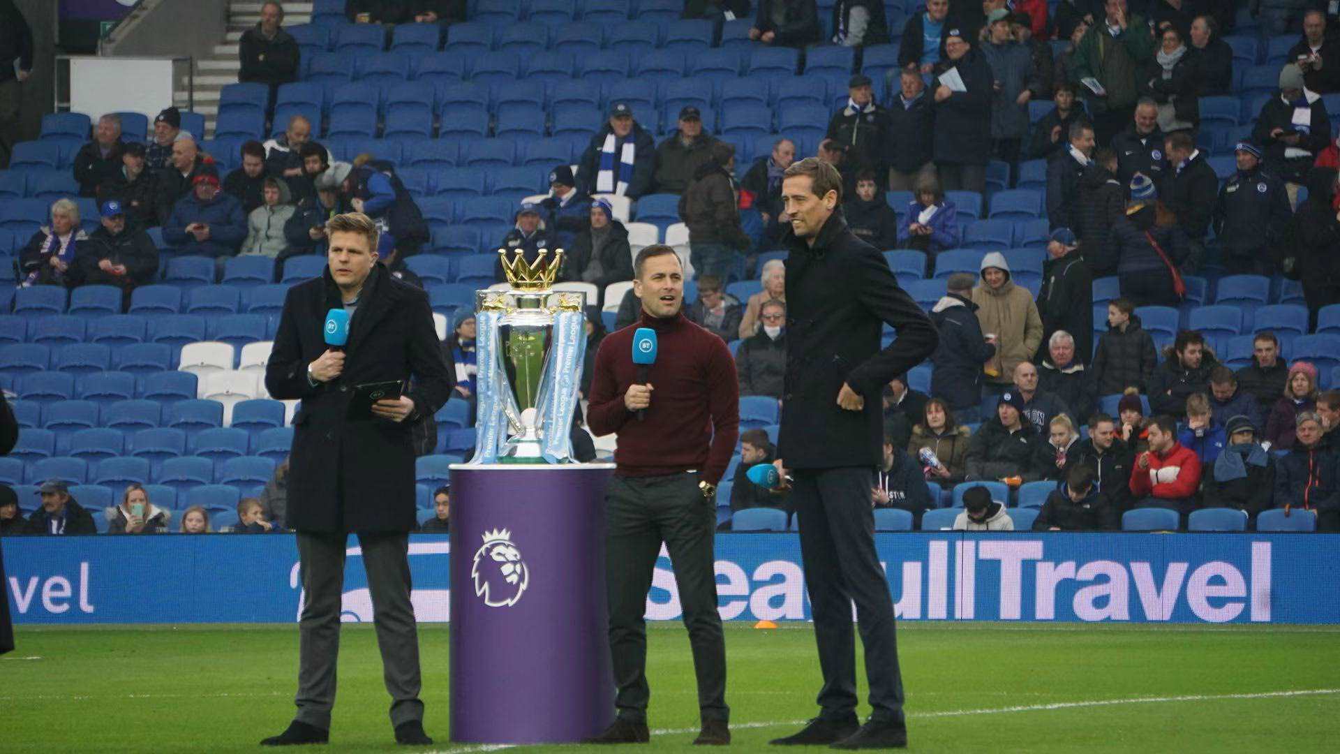 于足球场 于足球场